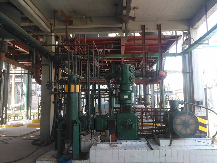 全國(guó)首臺(tái)套大排量往復(fù)式中高壓氯化氫壓縮機(jī)，用于液化氯化氫氣體。